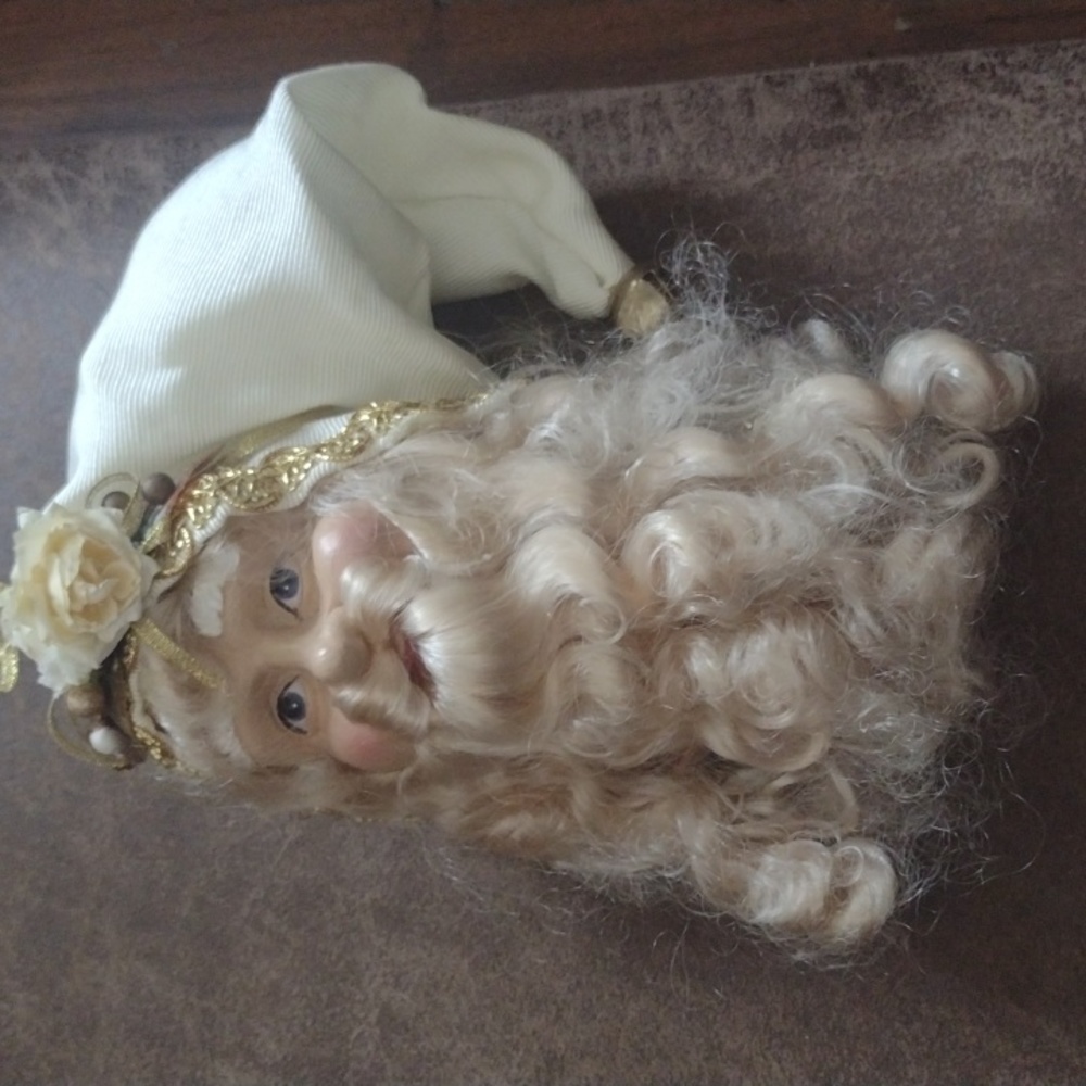 Santa head ornament
